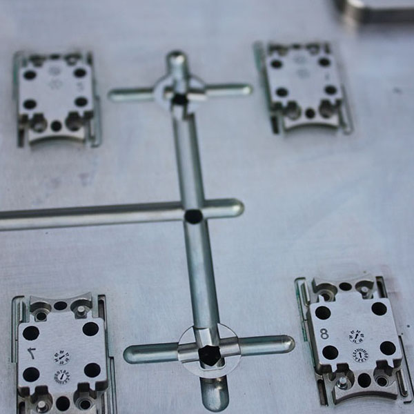 High Precision Injection Mold Maker - immagine 2